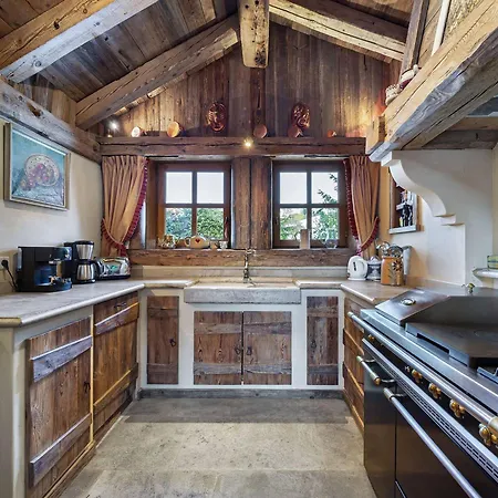 Chalet Montagnard A Rochebrune Avec Jacuzzi, Sauna, 6 Chambres, Proche Des Pistes, Accueil 12 Pers - Fr-1-569-37 *