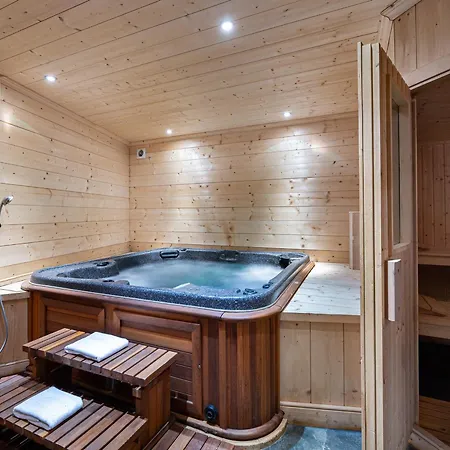 Chalet Montagnard A Rochebrune Avec Jacuzzi, Sauna, 6 Chambres, Proche Des Pistes, Accueil 12 Pers - Fr-1-569-37 Megeve