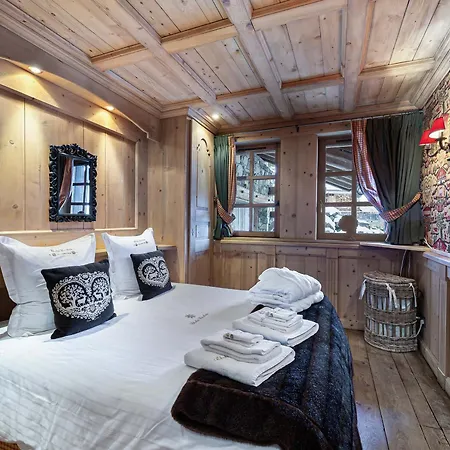 Chalet Montagnard A Rochebrune Avec Jacuzzi, Sauna, 6 Chambres, Proche Des Pistes, Accueil 12 Pers - Fr-1-569-37
